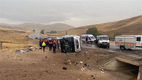 Sivas’ta otobüs devrildi, 2 yolcu yaşamını yitirdi